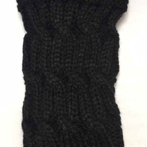 New! Black Fingerless Gloves - Picture 4 of 6